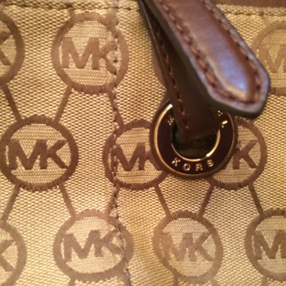 Original Michael Kors Large Handbag - Picture 6 of 8
